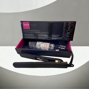 NIB Style‎ House Straight Iron